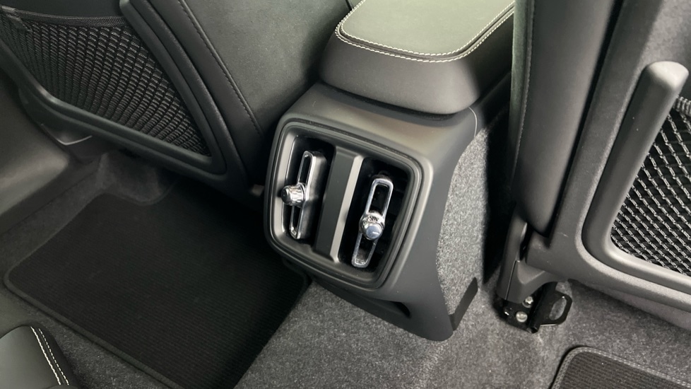 Used Volvo XC40 2024 for sale - 76208957: Photo 39