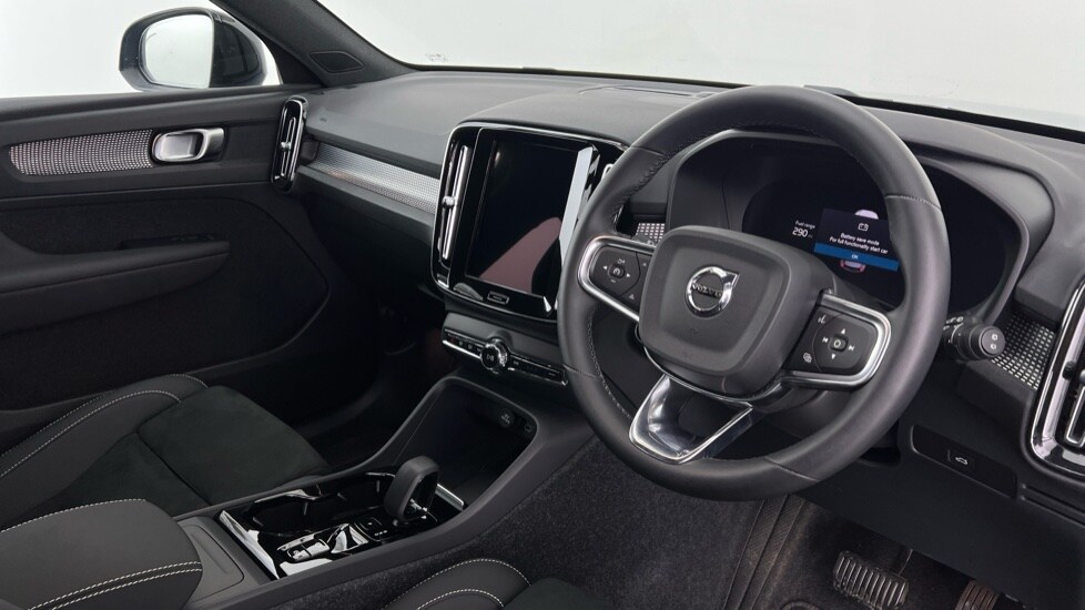 Used Volvo XC40 2024 for sale - 76208957: Photo 4