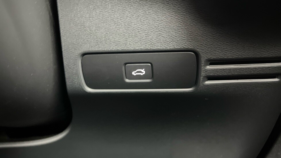 Used Volvo XC40 2024 for sale - 76208957: Photo 53