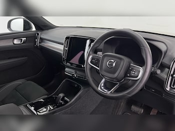 Used Volvo XC40 2024 for sale - 76507626: Photo