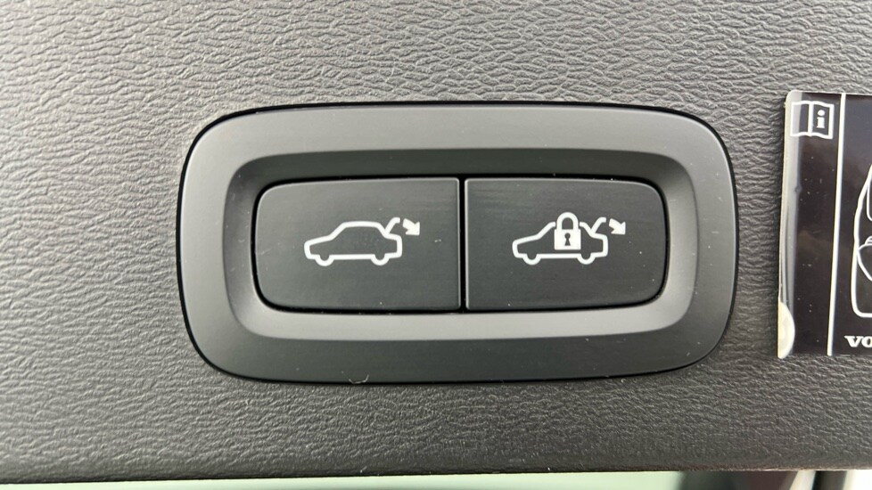 Used Volvo XC40 2022 for sale - 77673834: Photo 34