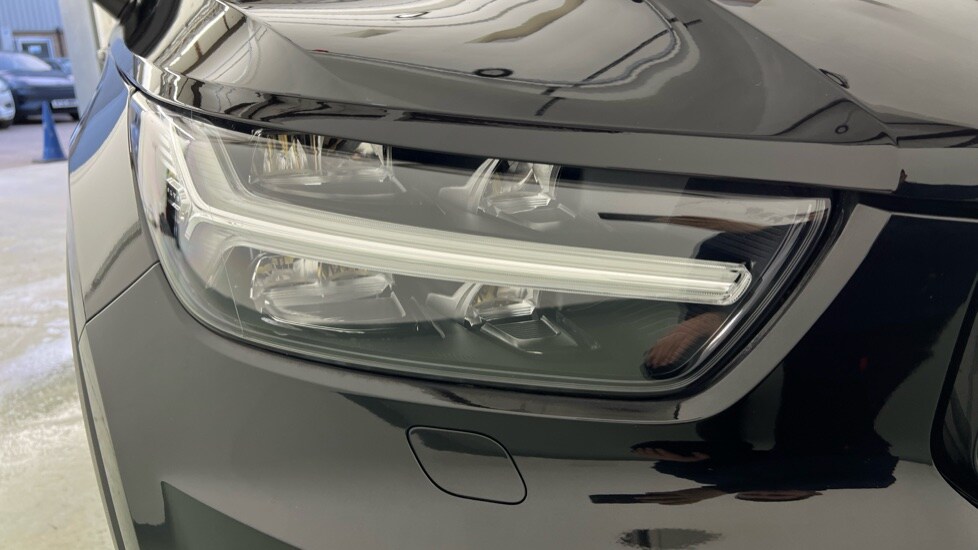 Used Volvo XC40 2022 for sale - 77673834: Photo 64