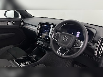 Used Volvo XC40 2025 for sale - 77235539: Photo