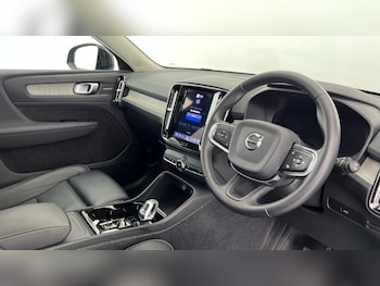 Used Volvo XC40 2023 for sale - 79070931: Photo