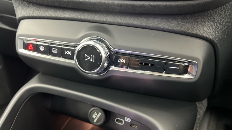 Used Volvo XC40 2025 for sale - 77552239: Photo 50