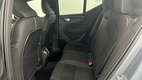 Used Volvo XC40 2023 for sale - 76196040: Photo 10