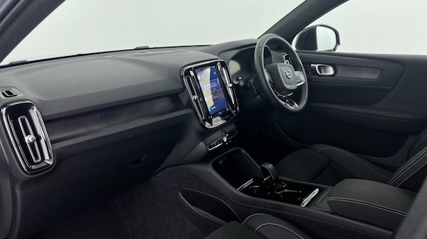 Used Volvo XC40 2023 for sale - 76196040: Photo 4