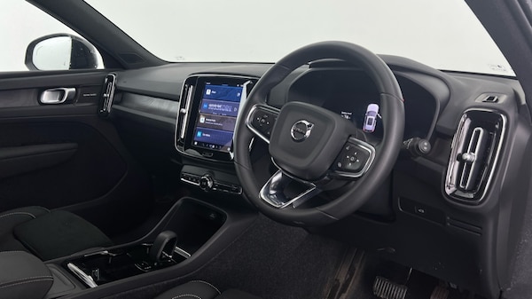 Used Volvo XC40 2023 for sale - 76196040: Photo 5