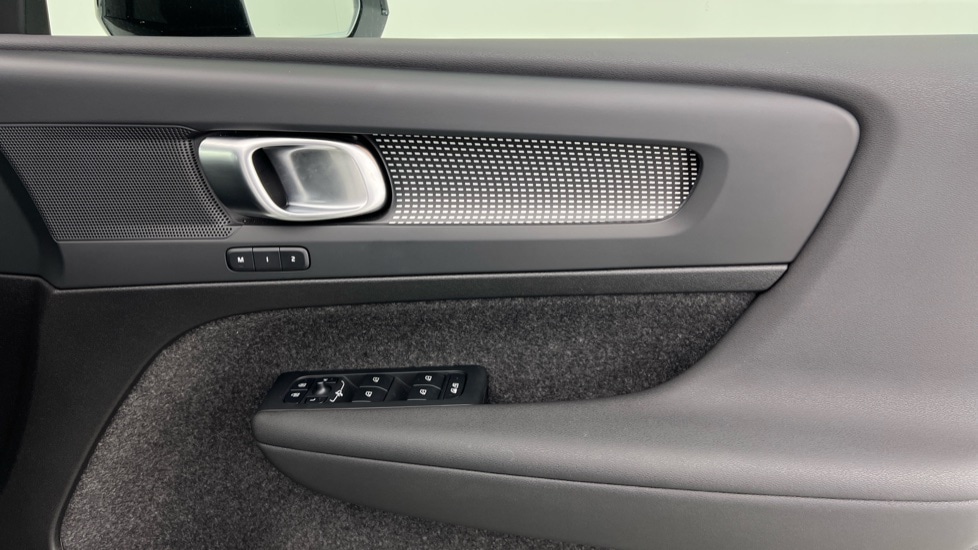 Used Volvo XC40 2024 for sale - 76647813: Photo 29