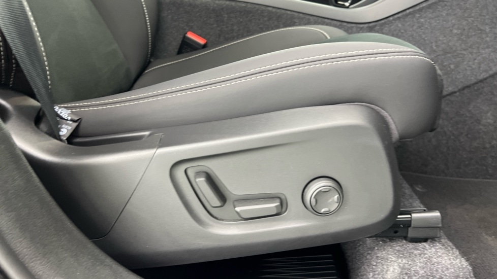 Used Volvo XC40 2024 for sale - 76647813: Photo 30