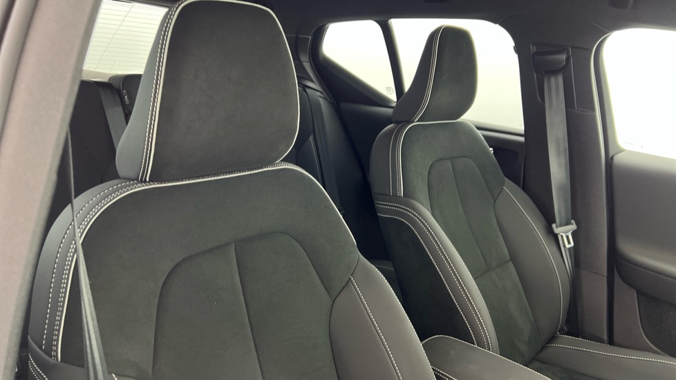 Used Volvo XC40 2024 for sale - 76647813: Photo 31