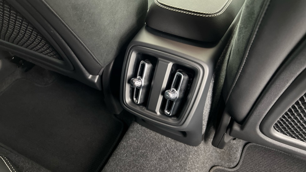 Used Volvo XC40 2024 for sale - 76647813: Photo 39