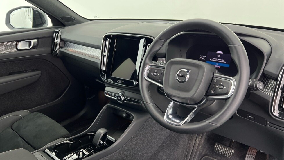 Used Volvo XC40 2024 for sale - 76647813: Photo 4