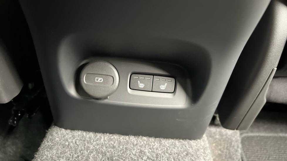 Used Volvo XC40 2024 for sale - 76647813: Photo 40