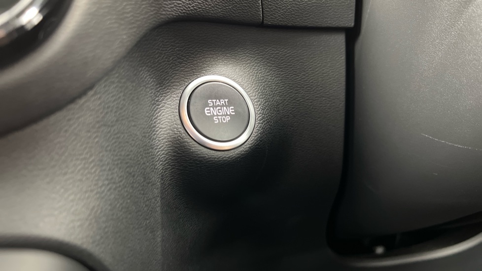 Used Volvo XC40 2024 for sale - 76647813: Photo 41