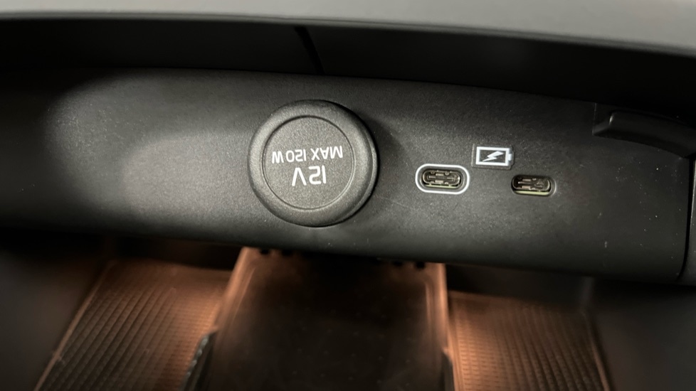 Used Volvo XC40 2024 for sale - 76647813: Photo 43