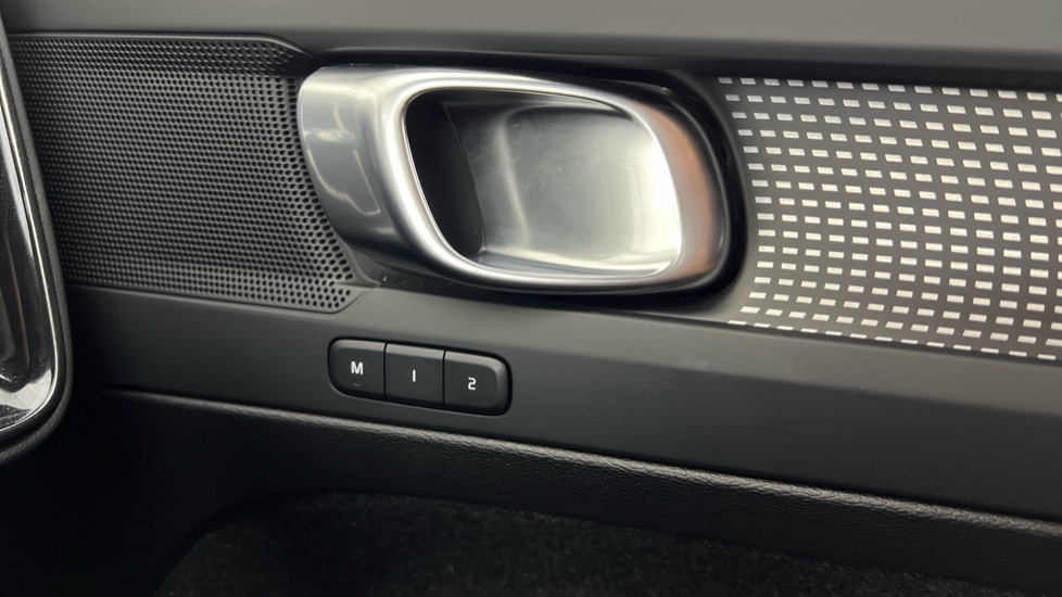 Used Volvo XC40 2024 for sale - 76647813: Photo 45