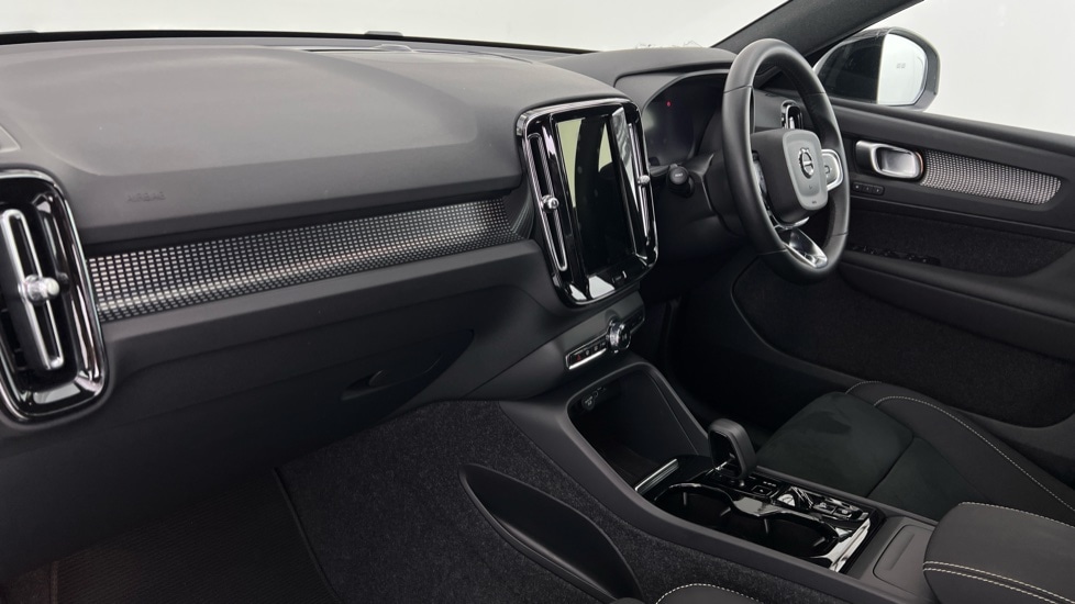 Used Volvo XC40 2024 for sale - 76647813: Photo 61