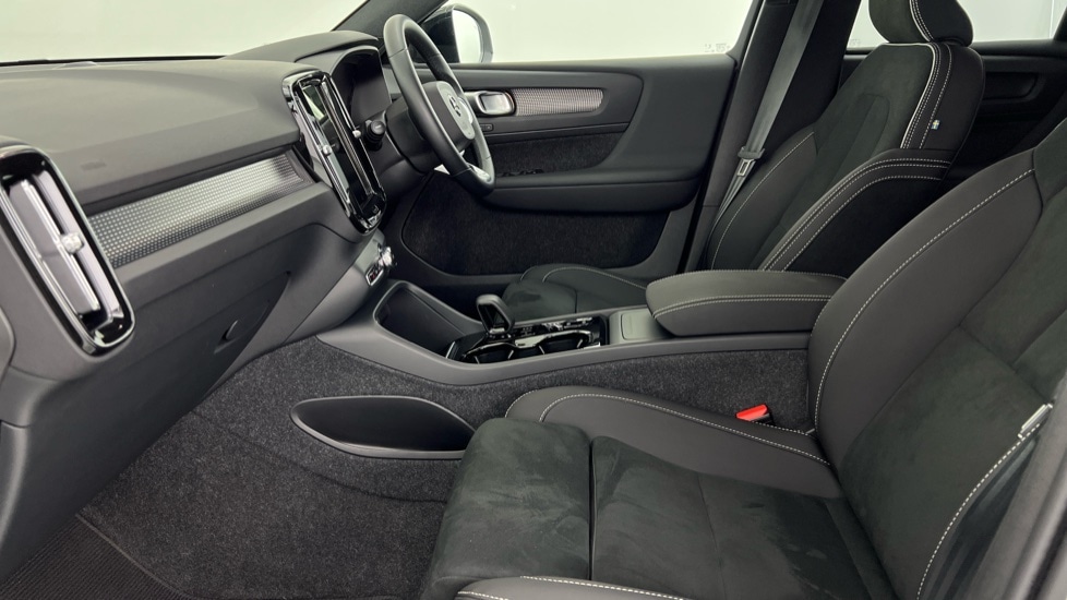 Used Volvo XC40 2024 for sale - 76647813: Photo 62