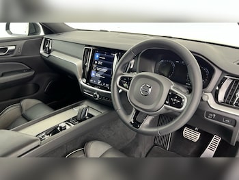 Used Volvo V60 2021 for sale - 76375470: Photo