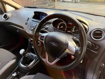 Used Ford Fiesta 2016 for sale - 76796190: Photo