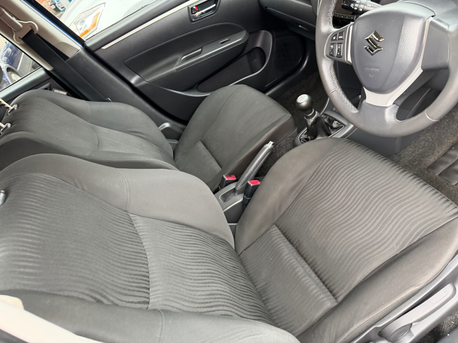 Used Suzuki Swift 2011 for sale - 77548504: Photo 9