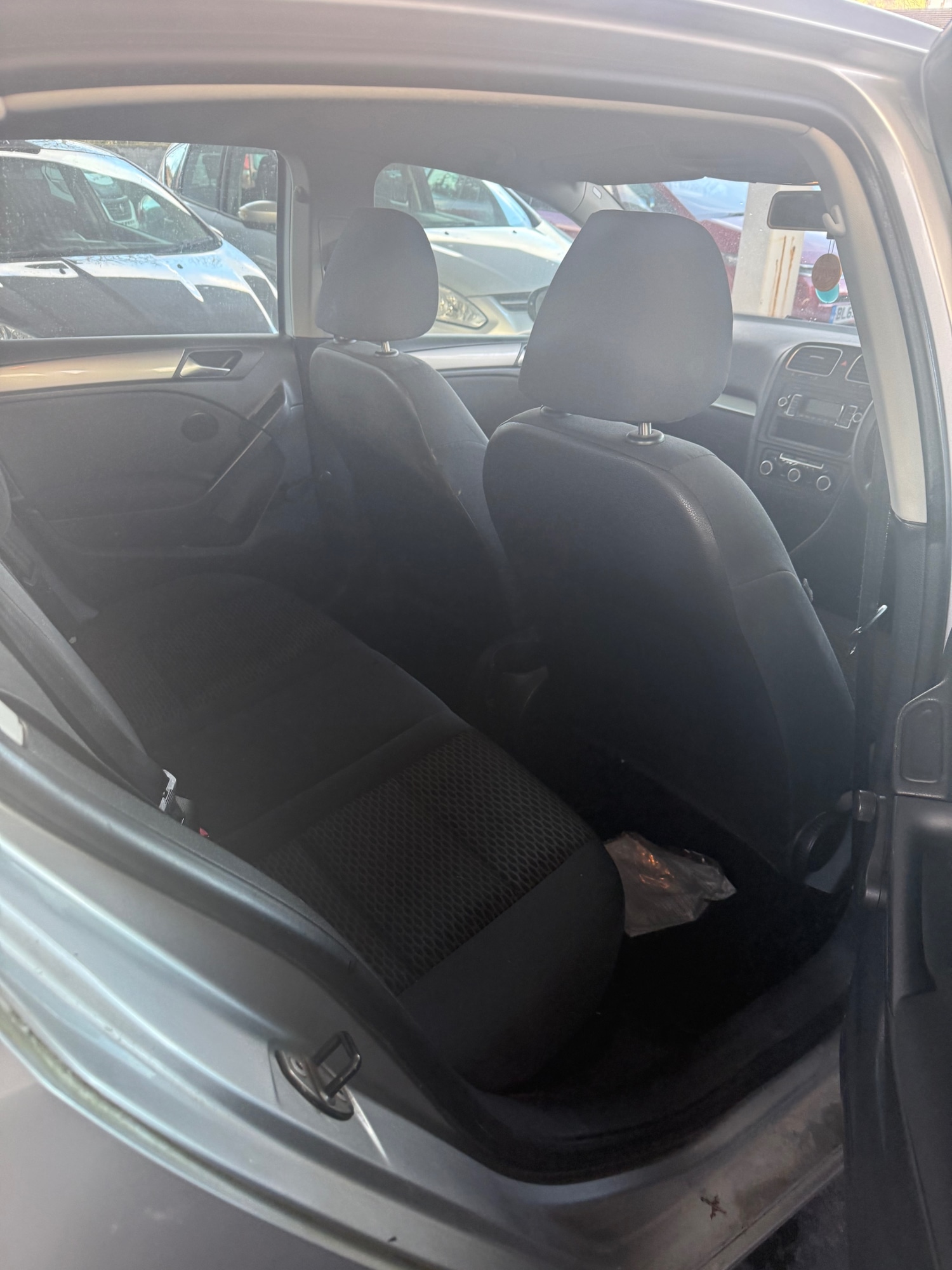 Used Volkswagen Golf 2010 for sale - 77125038: Photo 3