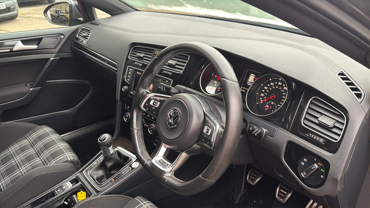 Used Volkswagen Golf 2015 for sale - 77337579: Photo 10