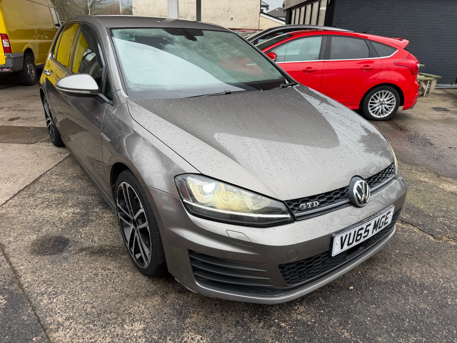 Used Volkswagen Golf 2015 for sale - 77337579: Photo 2