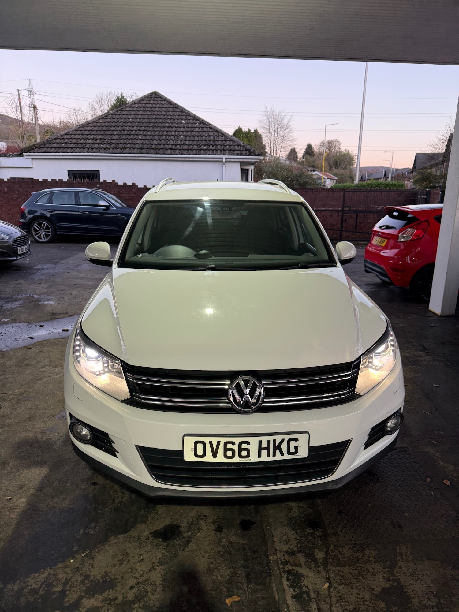 Used Volkswagen Tiguan 2016 for sale - 76696616: Photo 2