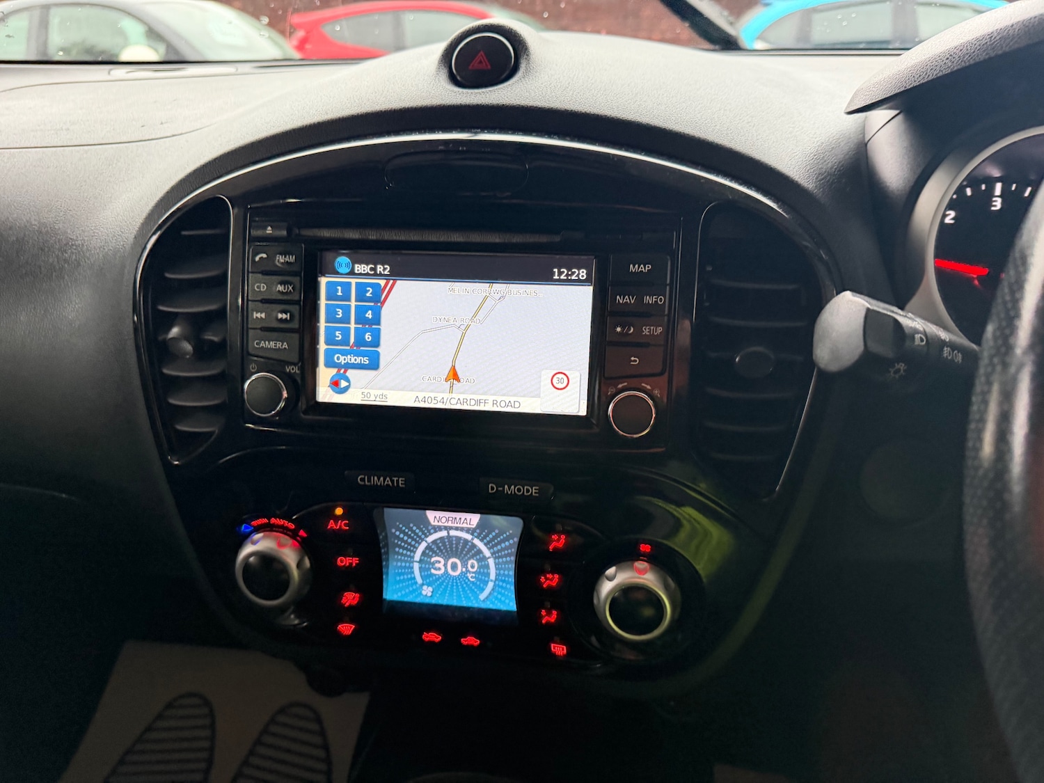 Used Nissan Juke 2014 for sale - 77261077: Photo 9