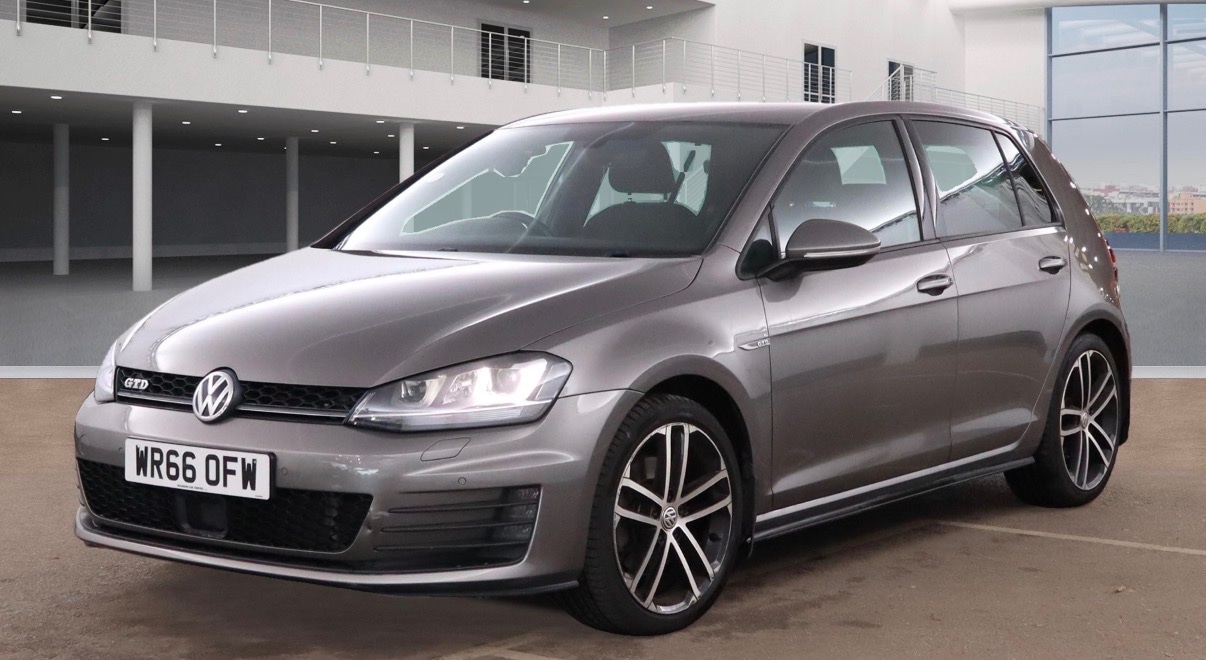 Used Volkswagen Golf 2016 for sale - 76696567: Photo 1