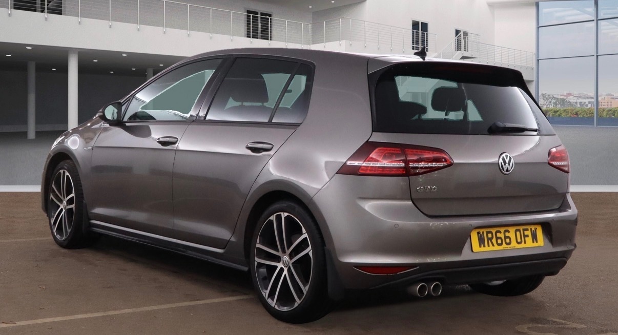 Used Volkswagen Golf 2016 for sale - 76696567: Photo 2