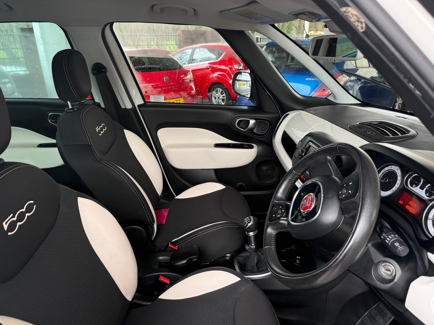 Used Fiat 500L 2013 for sale - 77461639: Photo 5