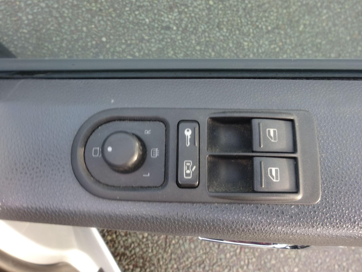 Used Volkswagen Caravelle 2009 for sale - 76832110: Photo 28