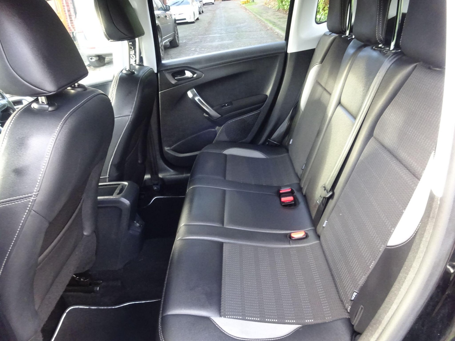 Used Peugeot 2008 2014 for sale - 76866096: Photo 32