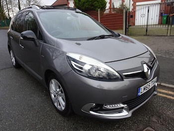 Used Renault Grand Scenic 2015 for sale - 77396512: Photo