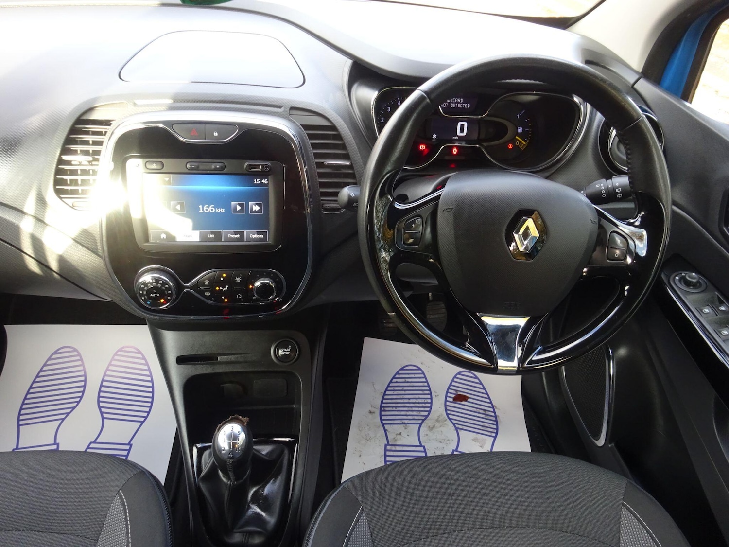 Used Renault Captur 2015 for sale - 76715151: Photo 12