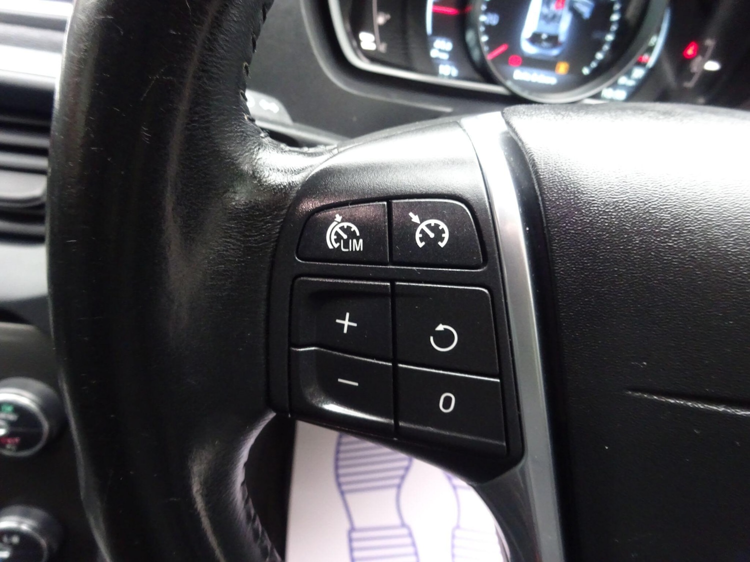 Used Volvo V40 2013 for sale - 76714410: Photo 25