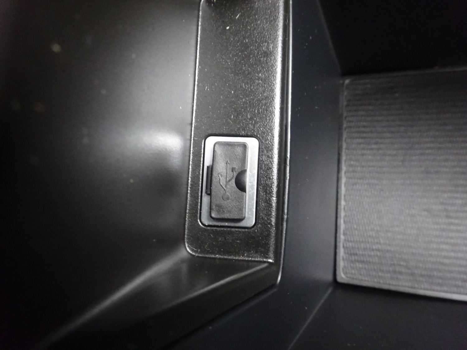 Used Volvo V40 2013 for sale - 76714410: Photo 28