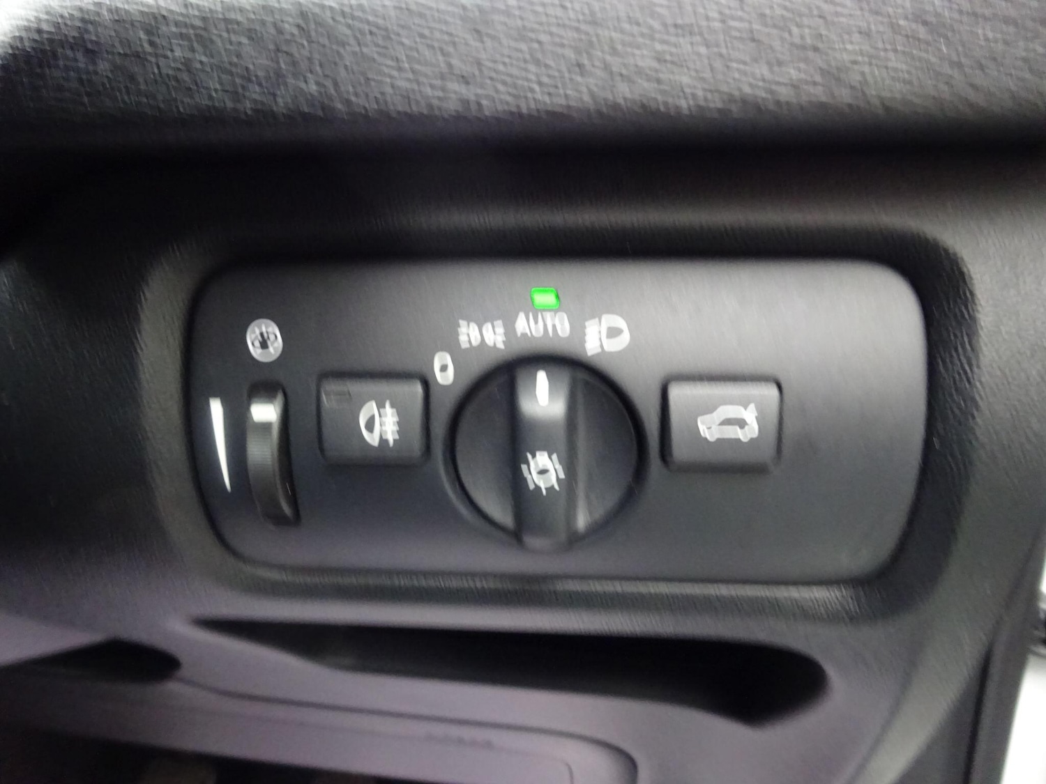 Used Volvo V40 2013 for sale - 76714410: Photo 31