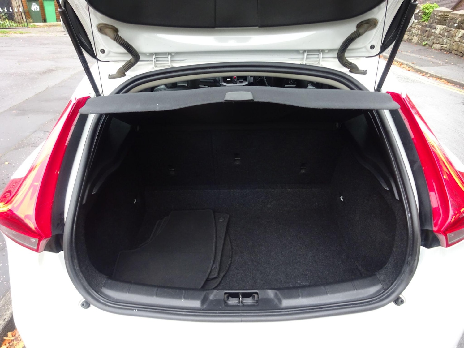 Used Volvo V40 2013 for sale - 76714410: Photo 34