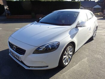 Used Volvo V40 2013 for sale - 76714410: Photo