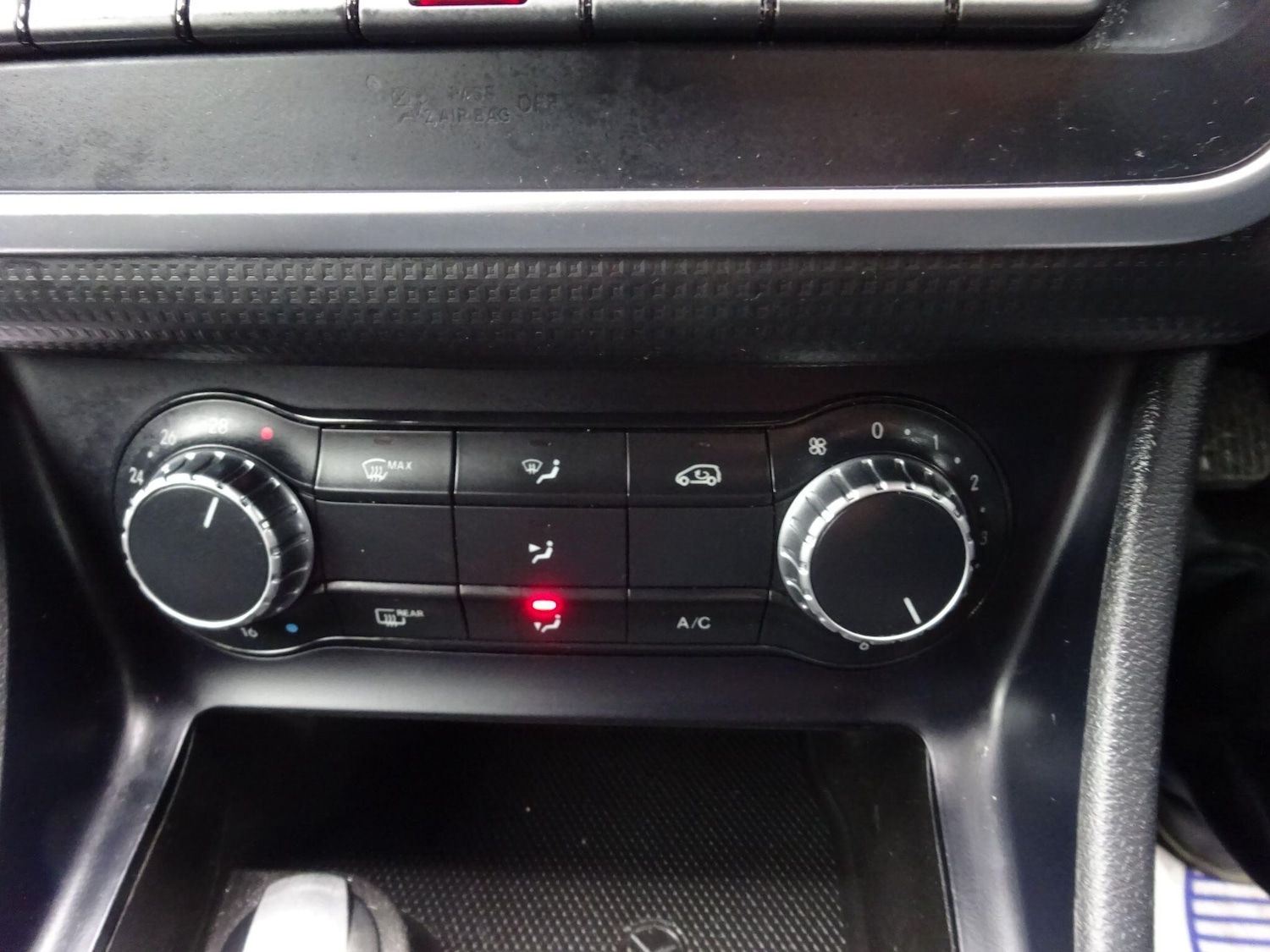 Used Mercedes-Benz A-Class 2014 for sale - 77411800: Photo 24