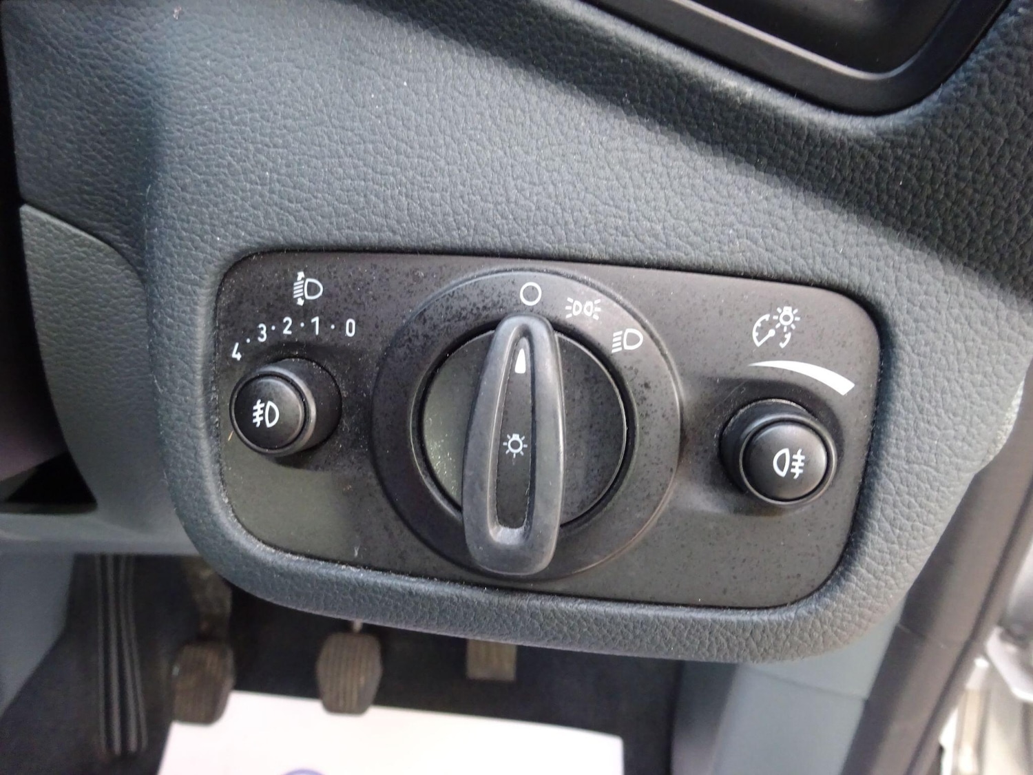 Used Ford C-Max 2014 for sale - 76714359: Photo 26