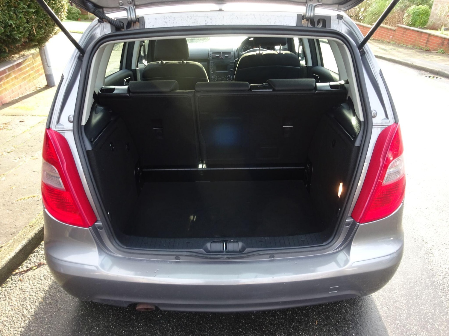 Used Mercedes-Benz A-Class 2011 for sale - 76743537: Photo 25