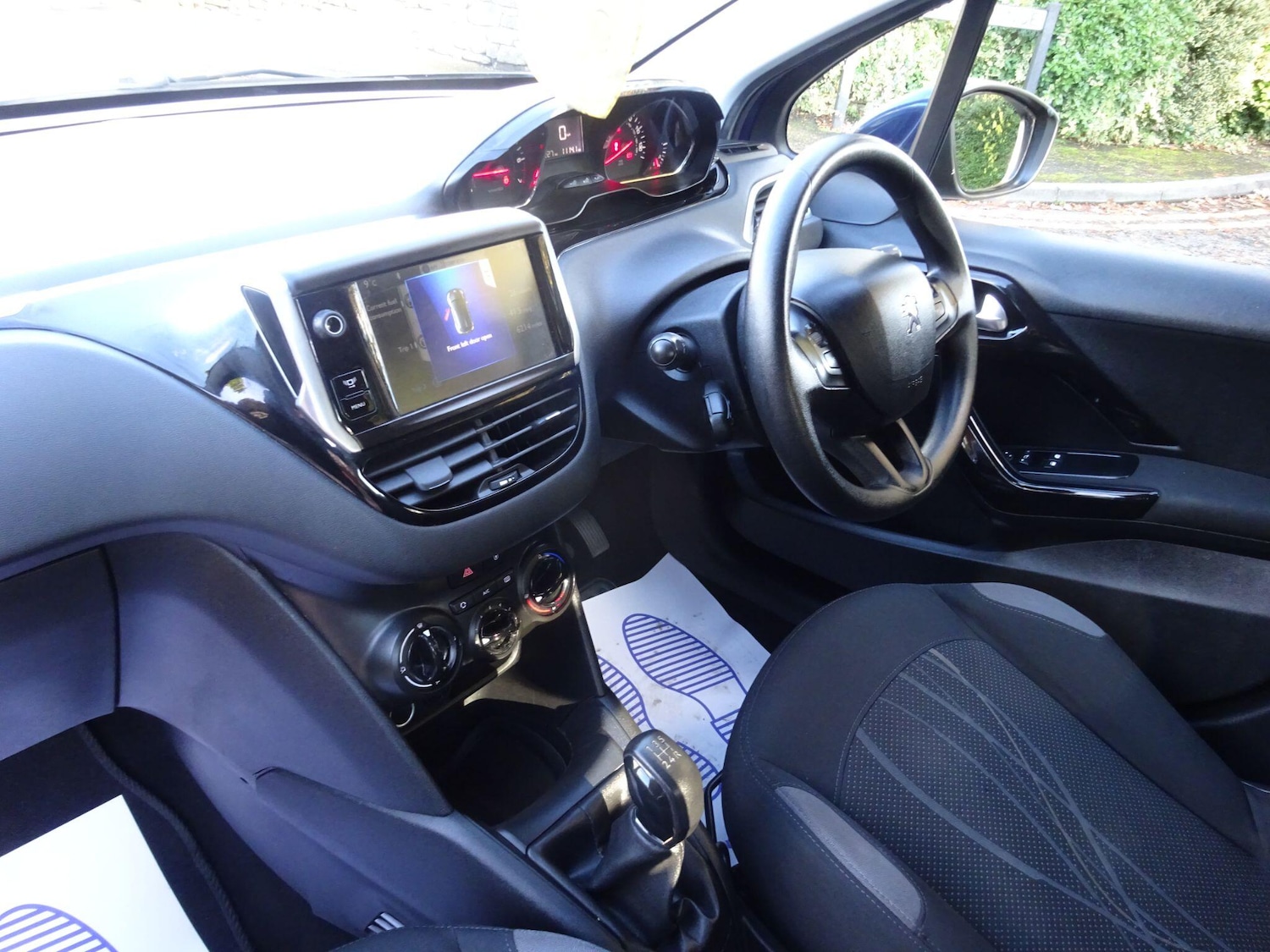 Used Peugeot 208 2014 for sale - 76714427: Photo 12