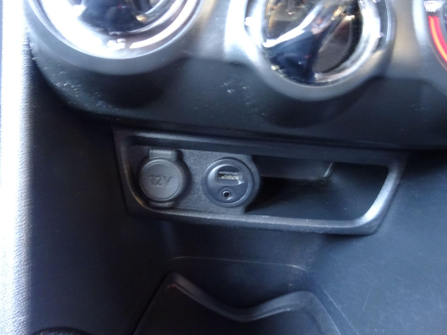 Used Peugeot 208 2014 for sale - 76714427: Photo 23