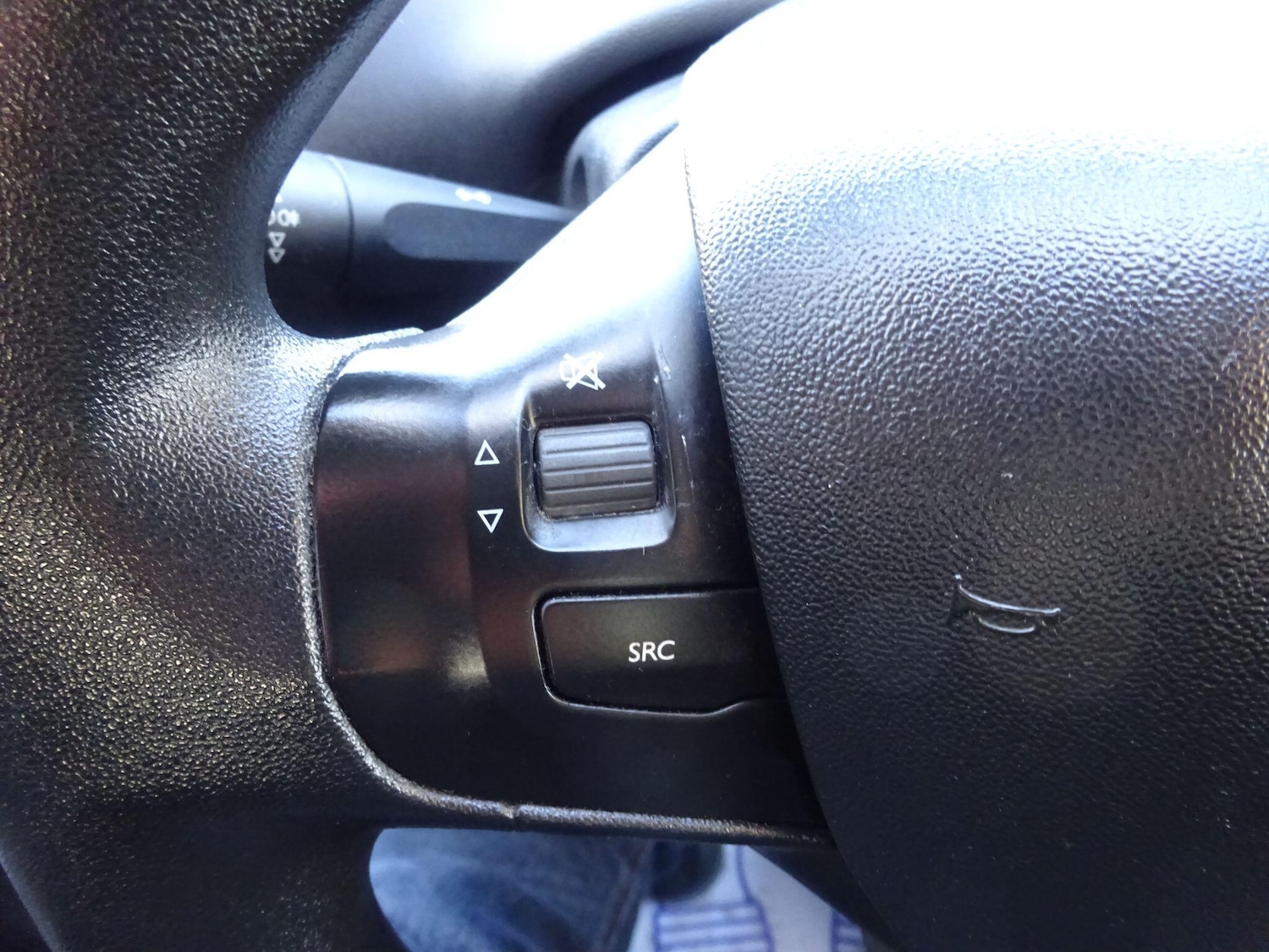 Used Peugeot 208 2014 for sale - 76714427: Photo 24