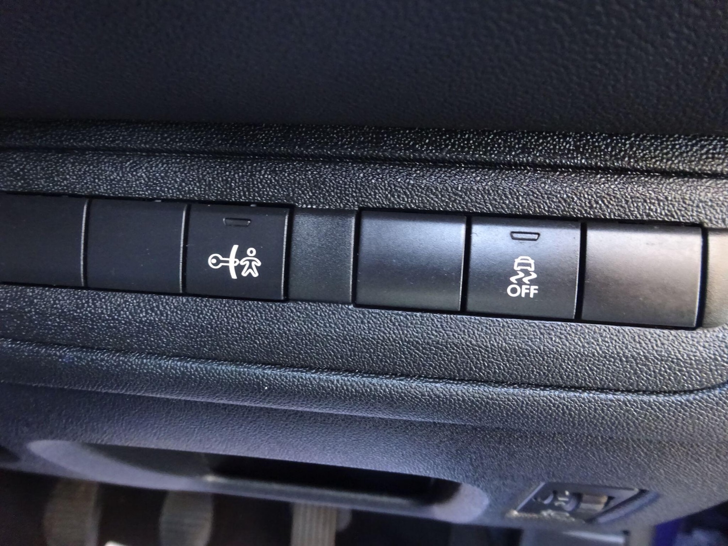 Used Peugeot 208 2014 for sale - 76714427: Photo 27